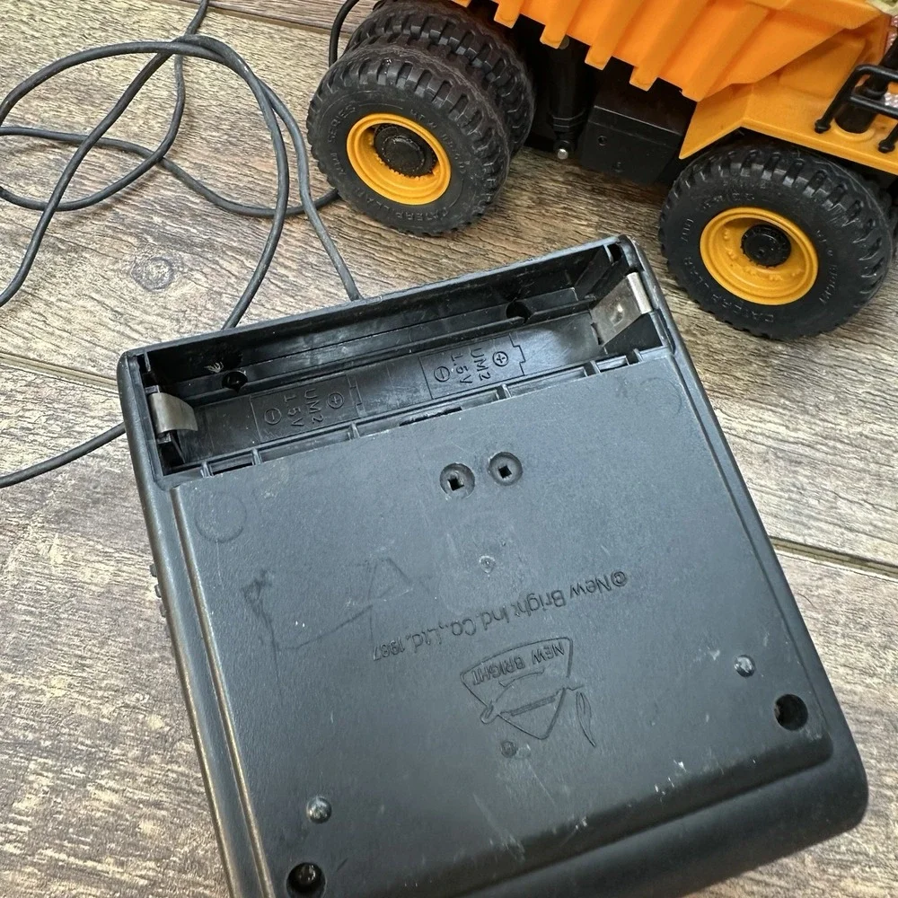1987‎ The Cat 777b Remote Control